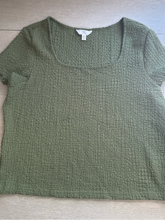 Time and Tru Tops - Time and Tru Olive Green Pucker Textured Square Neck Tee Top Women's XL 16-18